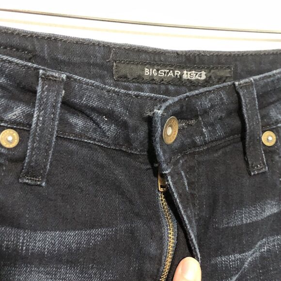 Big Star Cut-off Shorts Womens 29 Blue Dark Short-Short Distressed Denim Y2K - Picture 5 of 12